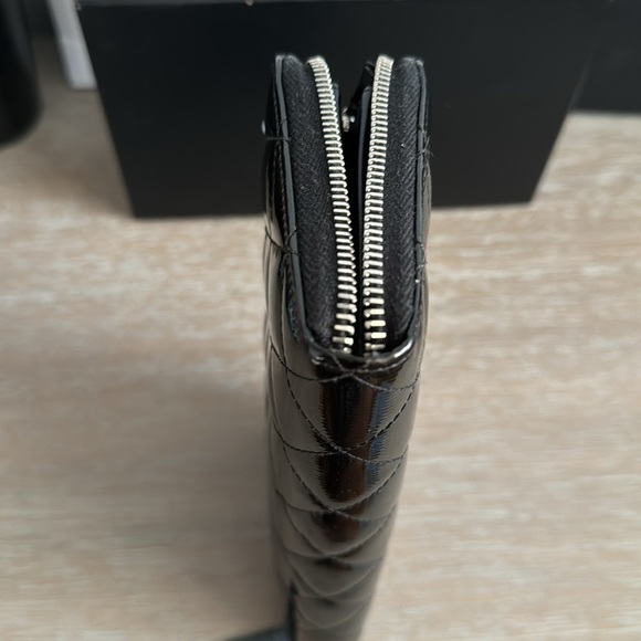 Chanel Black Quilted Patent Leather Wallet - Picture 3 of 12